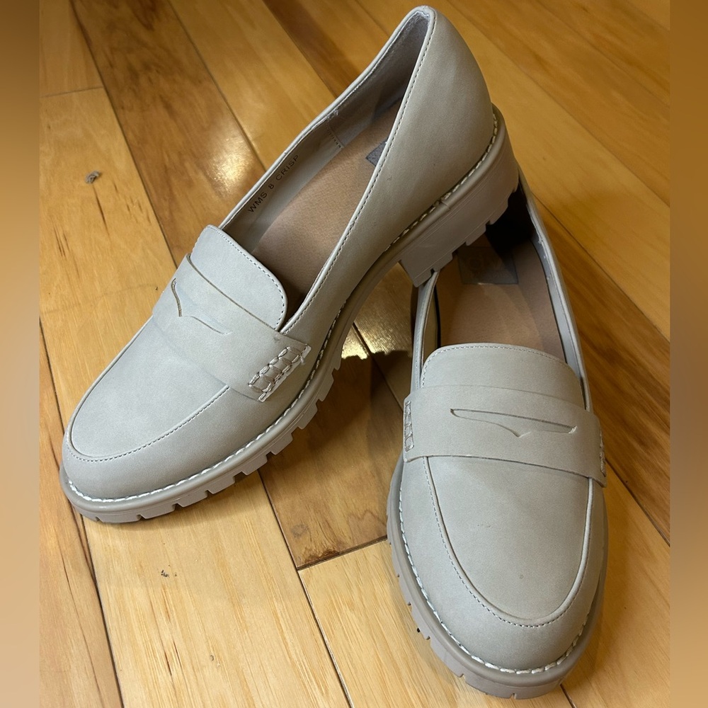 DV by Dolce Vita Elegant Lug Loafers for Women in Crisp Size 8